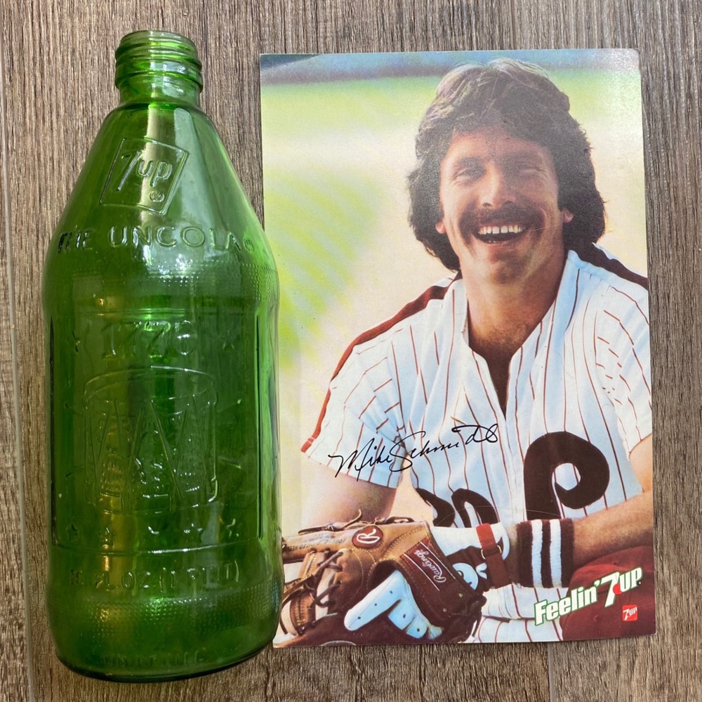 Vintage 7Up 16oz Green Glass Bottle 1776 & Mike Schmidt Phillies Promo Card